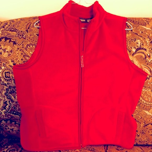 Basic Editions Jackets & Blazers - 🍎3 for $12 🍎Red fleece vest in great condition